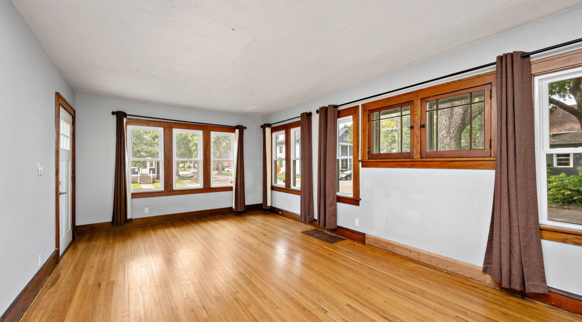 2-web-or-mls-1054-23rd-ave-se