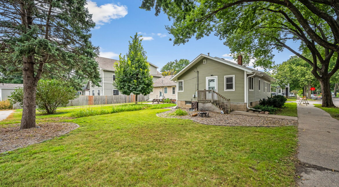 20-web-or-mls-1054-23rd-ave-se