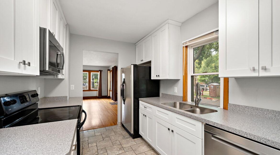 5-web-or-mls-1054-23rd-ave-se