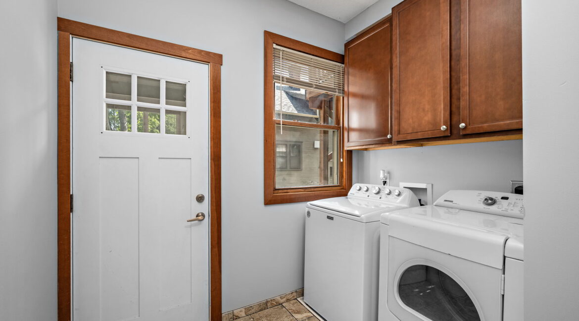 10-web-or-mls-1523-se-brook-ave-lower