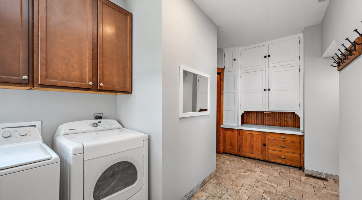 11-web-or-mls-1523-se-brook-ave-lower