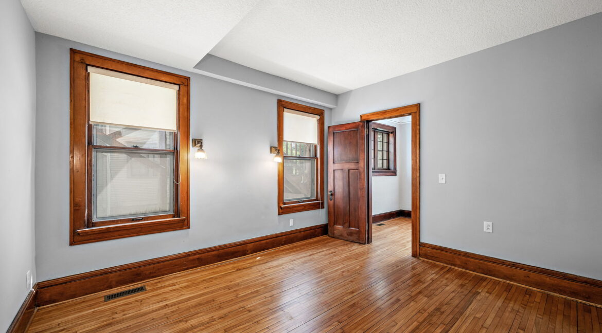 13-web-or-mls-1523-se-brook-ave-lower