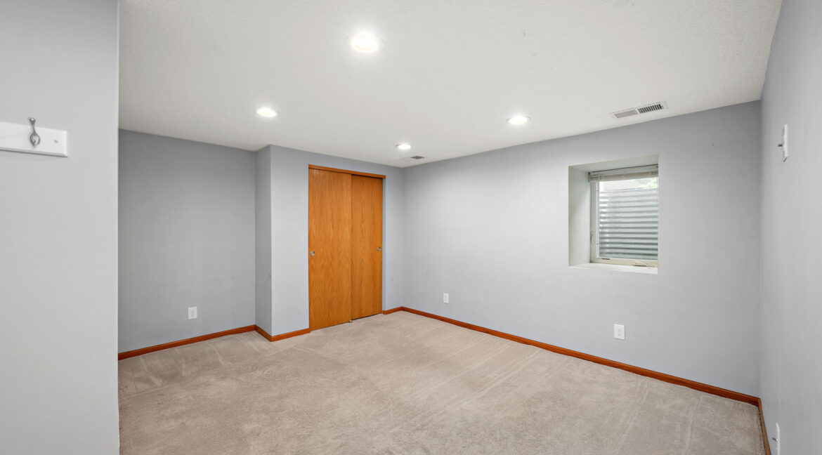 16-web-or-mls-1523-se-brook-ave-lower