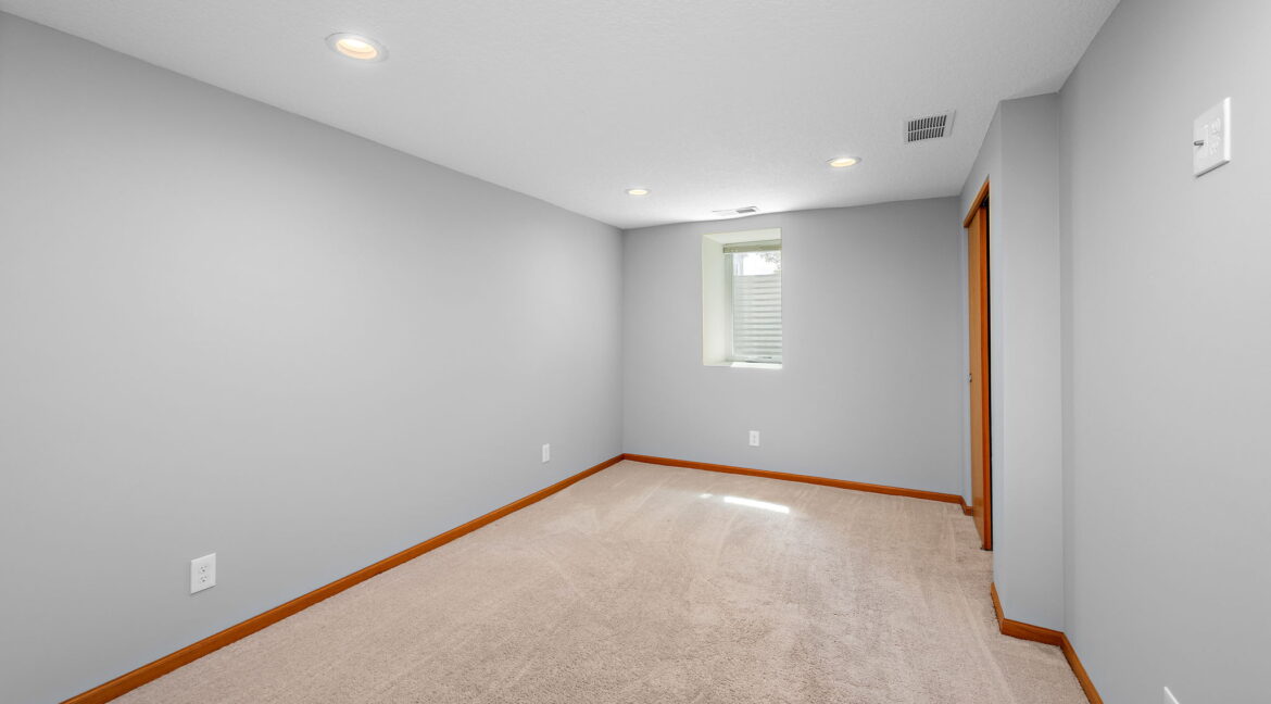 17-web-or-mls-1523-se-brook-ave-lower