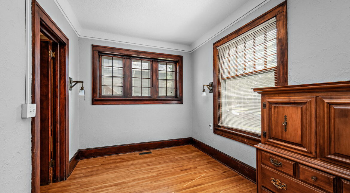 2-web-or-mls-1523-se-brook-ave-lower