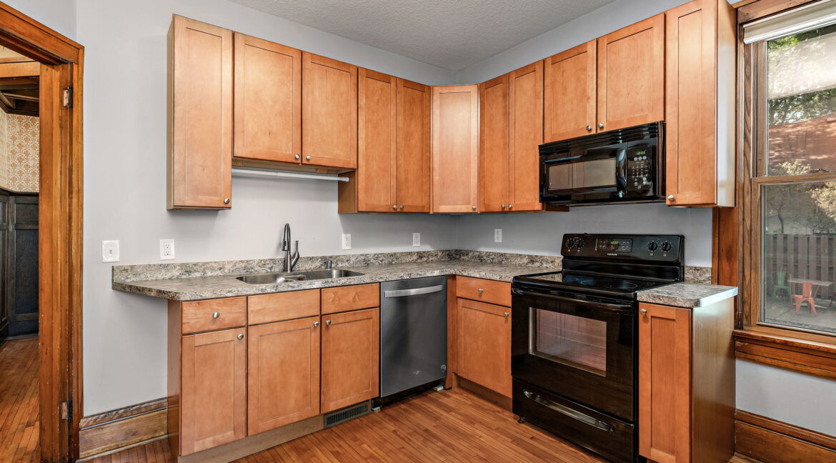 8-web-or-mls-1523-se-brook-ave-lower