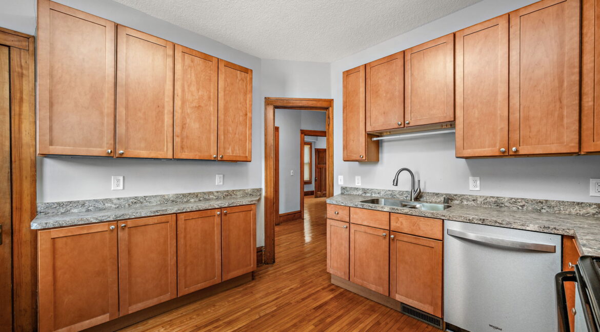 9-web-or-mls-1523-se-brook-ave-lower